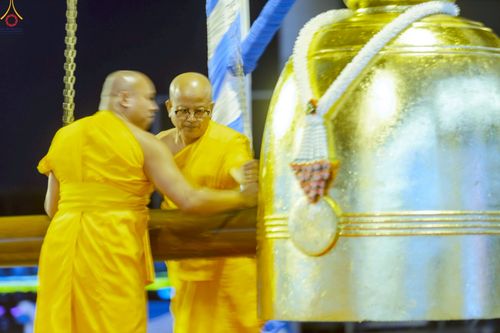 ภาพ No.244385:วันที่ 7 กันยายน พ.ศ. 2568 พิธีฉลองชัยสวดมนต์บทธัมมจักกัปปวัตตนสูตร 7,681,108,108 จบ ณ มหารัตนวิหารคด วัดพระธรรมกาย