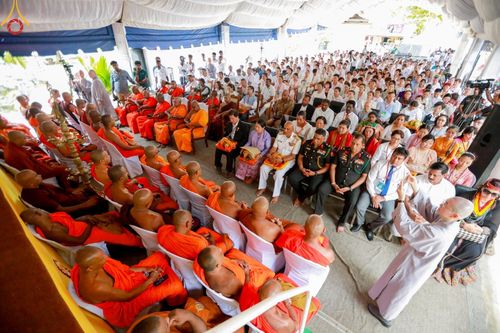 ภาพ No.142499:พิธีถวายมหาสังฆทานพระนานาชาติ 100 รูป ณ วัดนาคทีปะ ราชมหาวิหาร  เกาะนาคทีปะ คาบสมุทร จัฟฟ์น่า จังหวัดเหนือ ประเทศศรีลังกา  วันเสาร์ที่ 22 มิถุนายน พ.ศ. 2567
