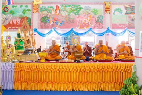 ภาพ No.177313:พิธีทอดกฐิน ณ วัดประชานิมิตร ต.คลองตะเกรา อ.ท่าตะเกียบ จ.ฉะเชิงเทรา ในโครงการทอดกฐินสามัคคีทั่วไทย 30,000 วัด บูชาธรรม 80 ปี หลวงพ่อธัมมชโย โดยคณะศิษยานุศิษย์วัดพระธรรมกาย วันที่ 2 พฤศจิกายน พ.ศ. 2567