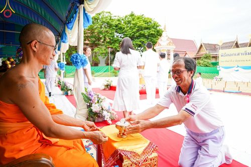 ภาพ No.140427:พิธีตอกเสาเข็มเป็นปฐมฤกษ์ เพื่อสร้างกุฎิและหอสวดมนต์ และพิธีทอดผ้าป่าบำรุงวัด ณ วัดกลางธนรินทร์ ต.บ้านแป้ง อ.พรหมบุรี จ.สิงห์บุรี วันอาทิตย์ที่ 9 มิถุนายน พ.ศ.2567