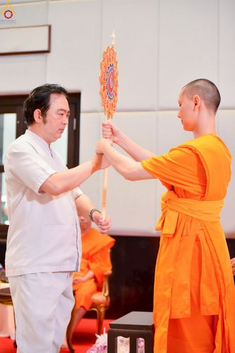 ภาพ No.230916:วันอังคารที่ 1 กรกฎาคม พ.ศ. 2568 ผู้ว่าราชการจังหวัดปทุมธานี เป็นประธานพิธีต้อนรับ สัญญาบัตร พัดยศ พระครูสัญญาบัตรสายต่างประเทศ วัดพระธรรมกาย ประจำปี พ.ศ. 2568 จำนวน 19 รูป