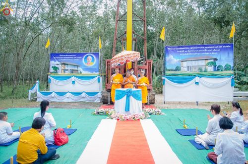 ภาพ No.83080:พิธีทอดผ้าป่าและพิธีตอกเสาเข็มมงคลสถาปนา  กุฏิพระผู้ปราบมาร  พระมงคลเทพมุนี (สด จนฺทสโร)  ณ ศูนย์ปฏิบัติธรรมพัทลุง อ.เขาชัยสน จ.พัทลุง ในวันเสาร์ ที่ 24 มิถุนายน พ.ศ.2566