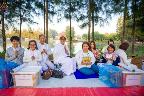 ภาพ No.104981:พิธีตักบาตรพระ ๑,๐๐๐ รูป ฉลองเมืองลำปาง ๑,๓๔๓ ปี วันเสาร์ที่ ๓๐ ธันวาคม พ.ศ. ๒๕๖๖ ณ ศูนย์ปฏิบัติธรรมลำปาง อำเภอเมือง จังหวัดลำปาง