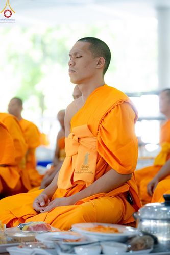 ภาพ No.165758:พิธีถวายภัตตาหารเมนูสวรรค์ วันที่ 26 ตุลาคม พ.ศ. 2567 ณ หอฉันคุณยายอาจารย์ฯ วัดพระธรรมกาย