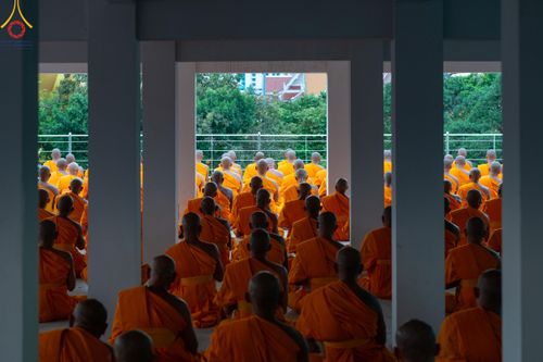 ภาพ No.118970:คณะพุทธบุตรธรรมยาตราร่วมปฏิบัติธรรม และถ่ายภาพหมู่ประวัติศาสตร์ ในโครงการธรรมยาตราฯ ปีที่ 12  วันที่ 25 มกราคม พ.ศ. 2567  ณ อาคารธรรมยาตรา กตัญญูบูชามหาปูชนียาจารย์  ตรงข้ามวัดปากน้ำภาษีเจริญ จ.กรุงเทพมหานคร