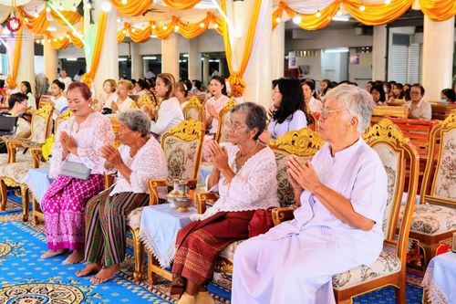 ภาพ No.170486:พิธีทอดกฐิน ณ วัดสุราษฎร์รังสรรค์ จ.ปทุมธานี ในโครงการกฐินสามัคคีทั่วไทย 30,000 วัด บูชาธรรม 80 ปี หลวงพ่อธัมมชโย โดยคณะศิษยานุศิษย์วัดพระธรรมกาย วันที่ 27 ตุลาคม พ.ศ. 2567