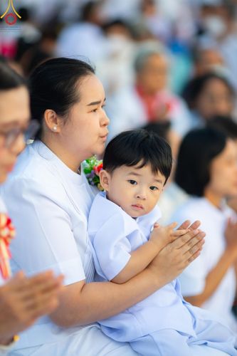 ภาพ No.192937:พิธีตักบาตรพระธรรมยาตรา ณ อนุสรณ์สถานคลองบางนางแท่น อ.สามพราน จ.นครปฐม ในโครงการธรรมยาตรา กตัญญูบูชา มหาปูชนียาจารย์ พระมงคลเทพมุนี(สด จนฺทสโร) พระผู้ปราบมาร อนุสรณ์สถาน 7 แห่ง ปีที่ 13 วันที่ 11 มกราคม พ.ศ.2568