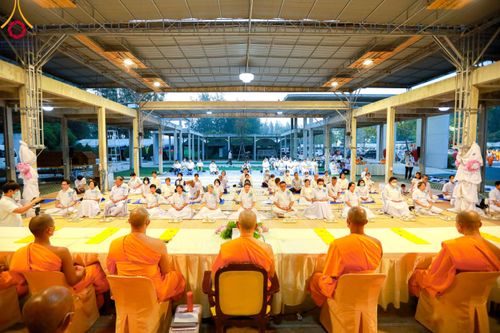 ภาพ No.110984:พิธีถวายภัตตาหารเป็นสังฆทาน แด่คณะพระธรรมยาตราฯ ในโครงการธรรมยาตรา กตัญญูบูชา มหาปูชนียาจารย์ พระมงคลเทพมุนี(สด จนฺทสโร) พระผู้ปราบมาร อนุสรณ์สถาน 7 แห่ง ปีที่ 12 วันที่ 13 มกราคม พ.ศ. 2567 ณ อนุสรณ์สถานมหาวิหารพระมงคลเทพมุนี  (โลตัสแลนด์) อ.สองพี่น้อง จ