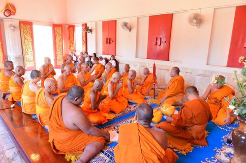 ภาพ No.102112:พิธีบรรพชาและอุปสมบทหมู่ธรรมทายาท ในโครงการอุปสมบทหมู่ รุ่นบูชาธรรมมหาปูชนียาจารย์ ณ ศูนย์ปฏิบัติธรรมและศูนย์อบรมเยาวชนเพชรบุรี อ.ท่ายาง จ.เพชรบุรี วันเสาร์ที่ 9 ธันวาคม พ.ศ. 2566