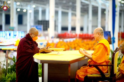 ภาพ No.127049:พิธีมอบใบประกาศเกียรติคุณองค์กรนานาชาติ และหน่วยงานที่ชักชวนคนร่วมโครงการนั่งสมาธิเพื่อสันติภาพโลกมากที่สุด วันอาทิตย์ที่ 1 มีนาคม พ.ศ. 2567 ณ สภาธรรมกายสากล วัดพระธรรมกาย