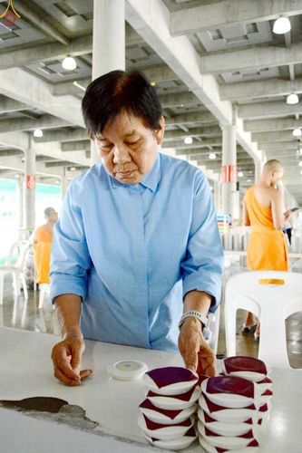 ภาพ No.246673:วันที่ 12 กันยายน พ.ศ. 2568 การเก็บงาน จัดเก็บไฟ LED ของเจ้าหน้าที่ทุกสถานะ ณ วิหารคด วัดพระธรรมกาย