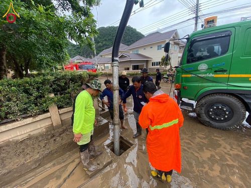 ภาพ No.159638:ฟื้นฟูเชียงราย! ปทุมธานีส่งเครื่องจักรกลสาธารณภัยลงพื้นที่อุทกภัยเร่งช่วยเหลือประชาชน วันที่ 29 กันยายน พ.ศ. 2567 ณ ลานจอดรถ P2 วัดพระธรรมกาย อ.คลองหลวง จ.ปทุมธานี