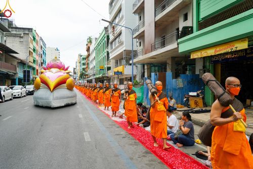 ภาพ No.128464:พิธีอัญเชิญพระบรมสารีริกธาตุ " ใจกลางเมืองนครหาดใหญ่ " เพื่อประดิษฐาน ณ มหารัตนเจดีย์สิริปทุมสวรรค์ (เจดีย์อริยพุทธะ 5 พระองค์) ศูนย์ปฏิบัติธรรมภาคใต้ อ.บางกล่ำ จ.สงขลา  วันที่ 9 มีนาคม พ.ศ. 2567 (ชุดที่ 2)