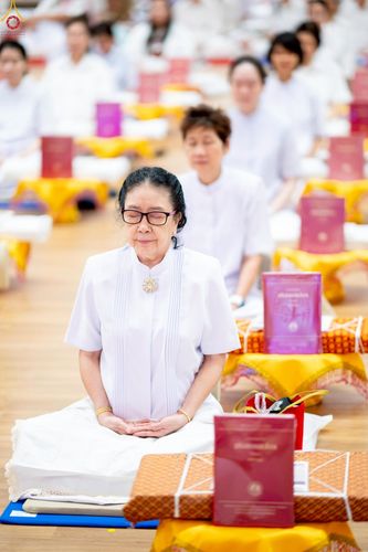 ภาพ No.228299:วันอาทิตย์ที่ 8 มิถุนายน พ.ศ. 2568 พิธีถวายทุนสนับสนุนพระไตรปิฎกฉบับธรรมชัย และอนุรักษ์คัมภีร์โบราณ ณ ห้องแก้วสารพัดนึก 2 วัดพระธรรมกาย