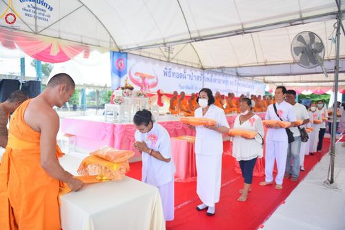 ภาพ No.146549:พิธีทอดผ้าป่าสร้างหลังคาอาคาร 80 ปี หลวงพ่อธัมมชโย ณ ศูนย์ปฎิบัติธรรมวิหารแดง จังหวัดสระบุรี วันอาทิตย์ที่ 28 กรกฎาคม พ.ศ. 2567