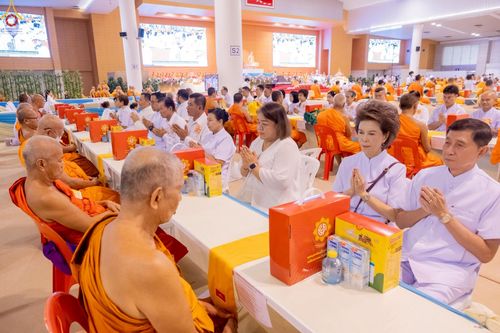 ภาพ No.236326:วันที่ 3 สิงหาคม พ.ศ. 2568 พิธีถวายมหาสังฆทานคณะสงฆ์ 2,000 กว่าวัดทั่วประเทศ ปีที่ 25 , พิธีถวายไทยธรรมคณะสงฆ์ 323 วัด 4 จังหวัดชายแดนภาคใต้ ณ วัดพระธรรมกาย