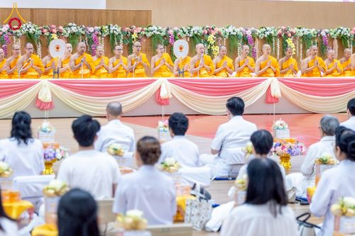 ภาพ No.239547:วันอาทิตย์ที่ 17 สิงหาคม พ.ศ. 2568 พิธีถวายคิลานเภสัช และอุปกรณ์ทางการแพทย์ แด่คณะสงฆ์ เนื่องในวันธรรมชัย ณ ห้องแก้วสารพัดนึก 2 สภาธรรมกายสากล วัดพระธรรมกาย