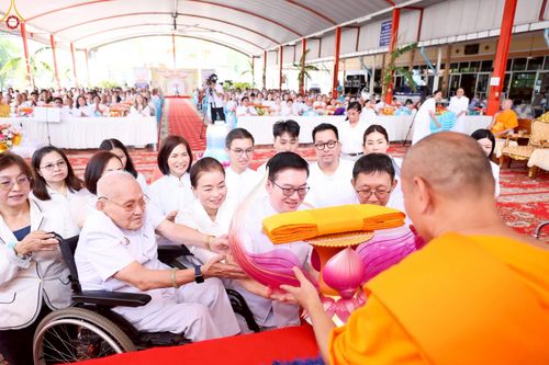 ภาพ No.252574:วันที่ 11 ตุลาคม พ.ศ. 2568 พิธีทอดกฐินสามัคคีทั่วไทย 30,000 วัด โดยคณะศิษยานุศิษย์ บูชาธรรม 81 ปี หลวงพ่อธัมมชโย ณ วัดมงคลพุกการาม ต. คลองสี่  อ.คลองหลวง จ.ปทุมธานี