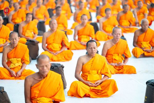 ภาพ No.191667:พระธรรมยาตราปฏิบัติธรรม และถ่ายภาพหมู่ประวัติศาสตร์ ณ อนุสรณ์สถานคลองบางนางแท่น อ.สามพราน จ.นครปฐม ในโครงการธรรมยาตรา กตัญญูบูชา มหาปูชนียาจารย์ พระมงคลเทพมุนี(สด จนฺทสโร) พระผู้ปราบมาร อนุสรณ์สถาน 7 แห่ง ปีที่ 13 วันที่ 8 มกราคม พ.ศ. 2568