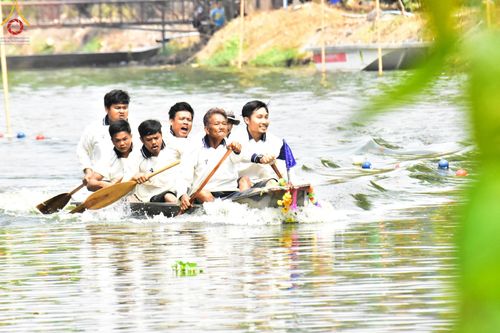 ภาพ No.123827:ขบวนพาเหรดเรือในพิธีเปิดโครงการแข่งขันเรือพาย อบต.คลองสาม ประจำปี พ.ศ. 2567 วันเสาร์ที่ 17 กุมภาพันธ์ พ.ศ. 2567