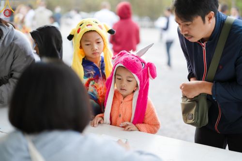 ภาพ No.193844:วัดพระธรรมกาย จัดงานวันเด็กแห่งชาติ ประจำปี พ.ศ.2568 ออกร้านอาหาร 200 ร้าน มอบของขวัญหลายหมื่นชิ้น วันที่ 12 มกราคม พ.ศ. 2568 วัดพระธรรมกาย อ.คลองหลวง จ.ปทุมธานี