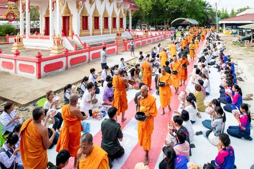 ภาพ No.143990:พิธีถวายสังฆทานแด่คณะสงฆ์ 323 วัด  ปีที่ 20 ครั้งที่  171 พิธีมอบกองทุนหนุนแรงใจช่วยครูใต้  ปีที่ 17 ครั้งที่ 136  และพิธีทำบุญอุทิศส่วนกุศลให้ผู้วายชนม์ในเหตุการณ์ไม่สงบ 4 จังหวัดชายแดนภาคใต้(ปัตตานี ยะลา นราธิวาส สงขลา) วันเสาร์ที่ 13 กรกฎาคม พ.ศ. 2567