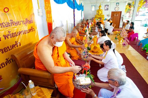 ภาพ No.173337:พิธีทอดกฐิน วัดศรีดงเย็น จ.ลำพูน ในโครงการกฐินสามัคคีทั่วไทย 30,000 วัด บูชาธรรม 80 ปี หลวงพ่อธัมมชโย โดยคณะศิษยานุศิษย์วัดพระธรรมกาย วันที่ 31 ตุลาคม พ.ศ. 2567