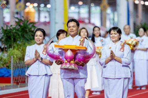 ภาพ No.243906:วันอาทิตย์ที่ 7 กันยายน พ.ศ. 2568 พิธีทอดผ้าป่าสมทบกฐินวัดพระธรรมกาย และสมทบกฐิน 30,000 วัดทั่วไทย ครั้งที่ 2 ณ ห้องแก้วสารพัดนึก 1 วัดพระธรรมกาย