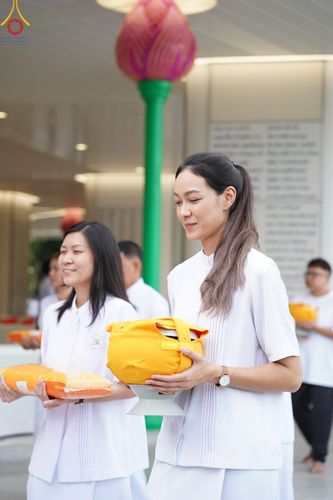 ภาพ No.141313:พิธีบรรพชาอุปสมบท โครงการอุปสมบทหมู่รุ่นผู้บริหาร รุ่นที่ 14 โครงการอุปสมบทหมู่ธรรมทายาท ระดับอุดมศึกษา รุ่นที่ 51 ภาคฤดูฝน ณ โบสถ์พระไตรปิฎก วัดพระธรรมกาย ในวันเสาร์ที่ 15 มิถุนายน พ.ศ. 2567