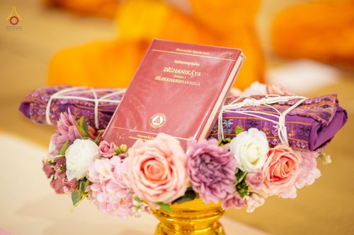 ภาพ No.80500:พิธีถวายทุนสนับสนุนการสร้าง พระไตรปิฎกฉบับธรรมชัย วันเสาร์ที่ 29 เมษายน พ.ศ. 2566 ณ สภาธรรมกายสากล วัดพระธรรมกาย