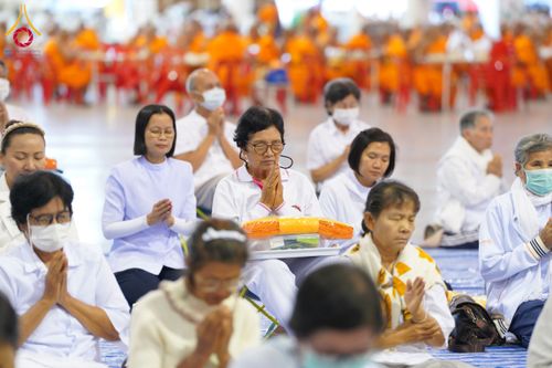 ภาพ No.202663:พิธีถวายภัตตาหารเป็นสังฆทาน แด่พระธรรมยาตรา ณ วัดพระธรรมกาย ตำบลคลองสาม อำเภอคลองหลวง จังหวัดปทุมธานี ในโครงการธรรมยาตรา กตัญญูบูชา มหาปูชนียาจารย์ พระมงคลเทพมุนี(สด จนฺทสโร) พระผู้ปราบมาร อนุสรณ์สถาน 7 แห่ง ปีที่ 13 วันที่ 28 มกราคม พ.ศ. 2568
