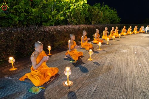 ภาพ No.125297:พิธีจุดโคมมาฆประทีป เพื่อถวายเป็นพุทธบูชา ณ เจดีย์สวรรค์ วัดบ้านขุน  อำเภอฮอด จังหวัดเชียงใหม่ วันเสาร์ที่ ๒๔ กุมภาพันธ์ พ.ศ. ๒๕๖๗