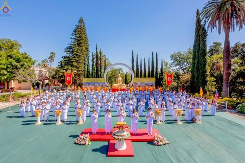 ภาพ No.259291:วันอาทิตย์ที่ 12 ตุลาคม พ.ศ. 2568 พิธีทอดกฐินบรมจักรพรรดิ สร้างอุโบสถ 82 ปี บูชาธรรมหลวงพ่อธัมมชโย ณ วัดพระธรรมกายแคลิฟอร์เนีย ประเทศสหรัฐอเมริกา 