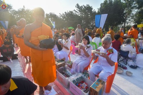 ภาพ No.123670:พิธีตักบาตรพระ ๑,๐๐๐ รูป ทำบุญครบรอบวัดห้วยตองสัก ๓๖ ปี วันเสาร์ที่ ๑๐ กุมภาพันธ์ พ.ศ. ๒๕๖๗ ณ วัดห้วยตองสัก อ.จอมทอง จ.เชียงใหม่