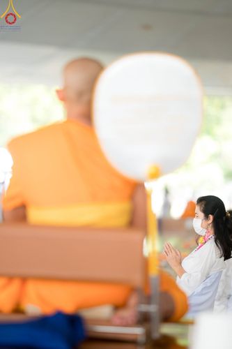 ภาพ No.102208:พิธีบุพเปตพลี ครั้งที่ 144 อุทิศบุญแด่หมู่ญาติที่ล่วงลับไปแล้ว และสืบทอดอายุพระพุทธศาสนา วันอังคารที่ 12 ธันวาคม พ.ศ. 2566 (วันพระแรม 15 ค่ำ เดือน 12) ณ หอฉันคุณยายอาจารย์ฯ วัดพระธรรมกาย