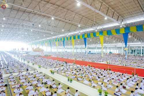 ภาพ No.76912:พิธีบูชาข้าวพระ ในวันมาฆบูชา อาทิตย์ต้นเดือนที่ 6 มีนาคม พ.ศ. 2566 ณ วัดพระธรรมกาย จ.ปทุมธานี