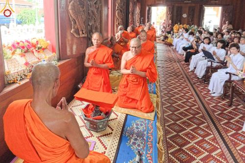 ภาพ No.169209:พิธีทอดกฐิน ณ วัดรางบัว แขวงบางหว้า เขตภาษีเจริญ จ.กรุงเทพมหานคร ในโครงการกฐินสามัคคีทั่วไทย 30,000 วัด บูชาธรรม 80 ปี หลวงพ่อธัมมชโย โดยคณะศิษยานุศิษย์วัดพระธรรมกาย วันที่ 20 ตุลาคม พ.ศ. 2567