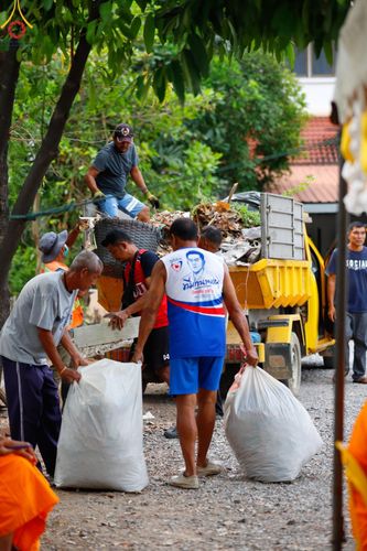 ภาพ No.128009:V.32 เต็มที่เพื่อบางกล่ำ การเตรียมงานของเจ้าหน้าที่หน่วยงานต่างๆ  เพื่องานธรรมยาตราอัญเชิญพระบรมสารีริกธาตุ ประดิษฐาน ณ ศูนย์ปฏิบัติธรรมภาคใต้ อ.บางกล่ำ จ.สงขลา ระหว่างวันที่ 9-10 มีนาคม พ.ศ. 2567