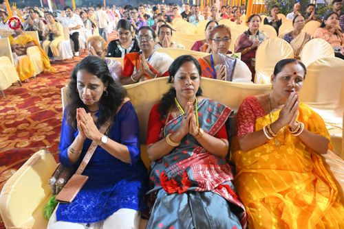 ภาพ No.179735:พิธีทอดกฐินสมทบ ณ วัดพุทธบังคลาเทศ (Bangladesh Buddhist Monastery, Bodhgaya)  เมืองพุทธคยา ประเทศอินเดีย วันที่ 11 พฤศจิกายน พ.ศ. 2567
