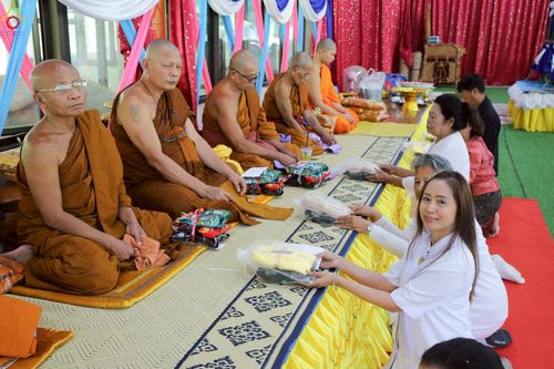 ภาพ No.251202:วันที่ 9 ตุลาคม พ.ศ. 2568 พิธีทอดกฐินสามัคคีทั่วไทย 30,000 วัด โดยคณะศิษยานุศิษย์ บูชาธรรม 81 ปี หลวงพ่อธัมมชโย ณ วัดถ้ำห้วยกลาง ตำบลเขาทะลุ อำเภอสวี จังหวัดชุมพร