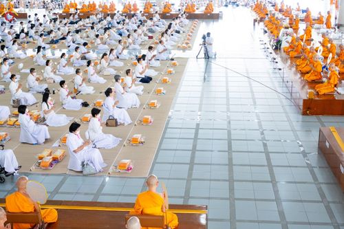 ภาพ No.87666:พิธีบุพเปตพลี  ครั้งที่ 140 ร่วมอุทิศบุญแด่หมู่ญาติที่ล่วงลับไปแล้ว และสืบทอดอายุพระพุทธศาสนา วันพฤหัสบดีที่ 14 กันยายน พ.ศ.2566 วันพระแรม 14 ค่ำ เดือน 9 ณ หอฉันคุณยายอาจารย์ฯ วัดพระธรรมกาย