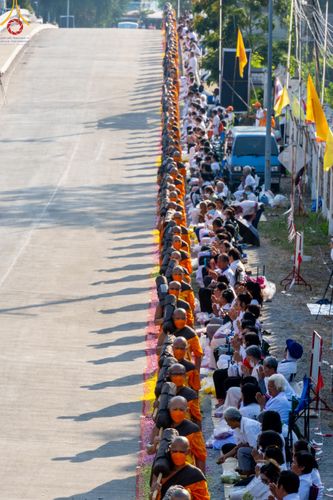 ภาพ No.110371:พิธีต้อนรับพระธรรมยาตรา ในโครงการธรรมยาตรากตัญญูบูชา มหาปูชนียาจารย์ พระมงคลเทพมุนี(สด จนฺทสโร) พระผู้ปราบมาร อนุสรณ์สถาน 7 แห่ง ปีที่ 12 วันที่ 11 มกราคม พ.ศ. 2567 ณ อนุสรณ์สถานลำดับที่ 3 สถานที่เกิดใหม่ในเพศสมณะ วัดสองพี่น้อง จ.สุพรรณบุรี
