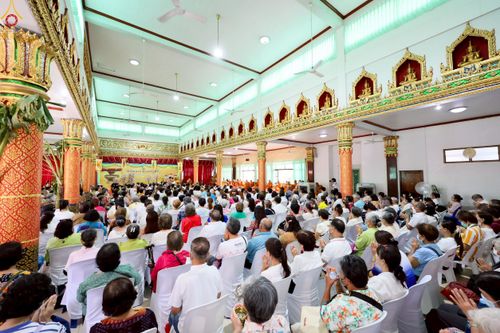 ภาพ No.250232:วันพุธที่ 8 ตุลาคม พ.ศ. 2568 พิธีทอดกฐินสามัคคีทั่วไทย 30,000 วัด โดยคณะศิษยานุศิษย์ บูชาธรรม 81 ปี หลวงพ่อธัมมชโย ณ วัดทัศนารุณสุนทริการาม กรุงเทพฯ