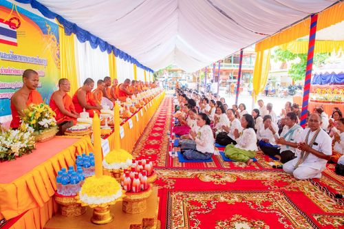 ภาพ No.145484:ศูนย์ปฎิบัติธรรมนครวัด ร่วมกับสำนักงานเจ้าคณะจังหวัดไพลิน ถวายเทียนพรรษา มหาสังฆทานครั้งยิ่งใหญ่ เชื่อมสัมพันธ์ ไทย-กัมพูชา 80 วัด บูชาธรรมธรรมหลวงพ่อธัมมชโย ณ วัดโพธิมาราม จ.ไพลิน ประเทศกัมพูชา วันพุธที่ 17 กรกฎาคม พ.ศ. 2567