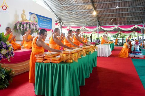 ภาพ No.152350:พิธีถวายมหาสังฆทานแด่พระภิกษุสงฆ์จำนวน 400 รูป ปีที่ 20 ณ ศูนย์อบรมเยาวชนผาสุกวนิช จ.ราชบุรี วันเสาร์ที่ 31 สิงหาคม พ.ศ. 2567