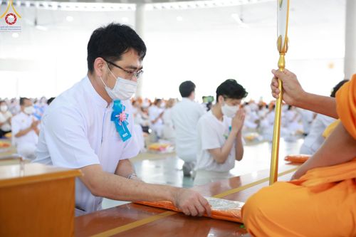 ภาพ No.91530:พิธีบุพเปตพลี ครั้งที่ 142 ร่วมอุทิศบุญแด่หมู่ญาติที่ล่วงลับไปแล้ว และสืบทอดอายุพระพุทธศาสนา วันอาทิตย์ที่ 29 ตุลาคม พ.ศ. 2566 (วันพระขึ้น 15 ค่ำ เดือน 11) ณ หอฉันคุณยายอาจารย์ฯ วัดพระธรรมกาย