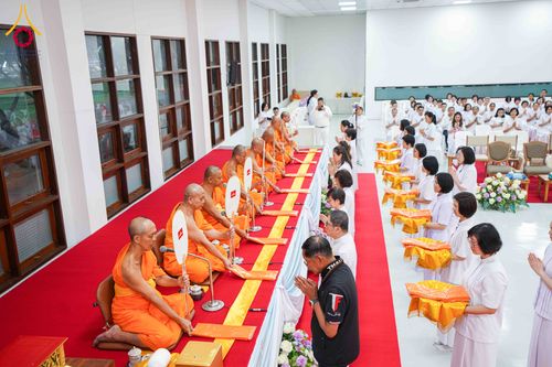 ภาพ No.315494:วันพุธที่ 25 มีนาคม พ.ศ. 2569 พิธีบำเพ็ญกุศล คุณพ่อณรงค์ จินตมากุล  สิริอายุ 99 ปี 11 เดือน โยมบิดา พระครูปลัดรัตนวีรวัฒน์ (รังสฤษดิ์ อิทฺธิจินตโก) ที่ปรึกษาเจ้าคณะจังหวัดปทุมธานี เจ้าอาวาสวัดพระธรรมกาย  ณ ห้องปลูกศรัทธา 2 วัดพระธรรมกาย ปทุมธานี