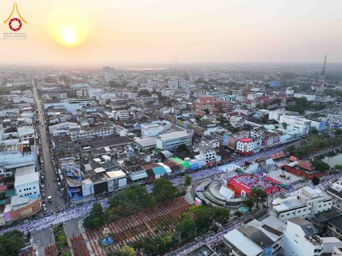 ภาพ No.312533:วันอาทิตย์ที่ 8 มีนาคม พ.ศ.2569 ทำบุญเมืองนครราชสีมา 558 ปี ตักบาตรพระ 10,000 รูป