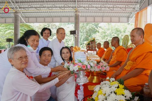 ภาพ No.169897:พิธีทอดกฐิน ณ วัดรัตนปทุม  จ.ร้อยเอ็ด ในโครงการกฐินสามัคคีทั่วไทย 30,000 วัด บูชาธรรม 80 ปี หลวงพ่อธัมมชโย โดยคณะศิษยานุศิษย์วัดพระธรรมกาย วันที่ 26 ตุลาคม พ.ศ. 2567