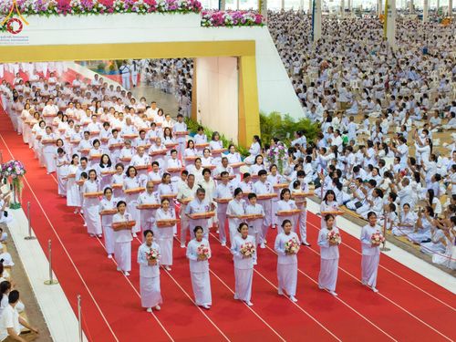 ภาพ No.167682:พิธีทอดกฐิน และ พิธีกรานกฐิน ในวันอาทิตย์ที่ 3 พฤศจิกายน พ.ศ. 2567 ณ วัดพระธรรมกาย จ.ปทุมธานี